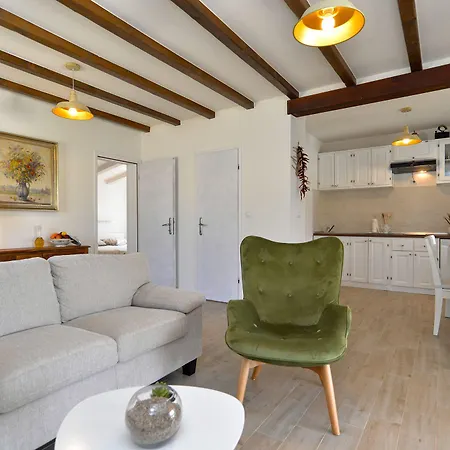 House Monfiorenzo 1833 * روفينج