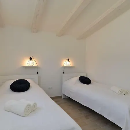 Holiday home House Monfiorenzo 1833