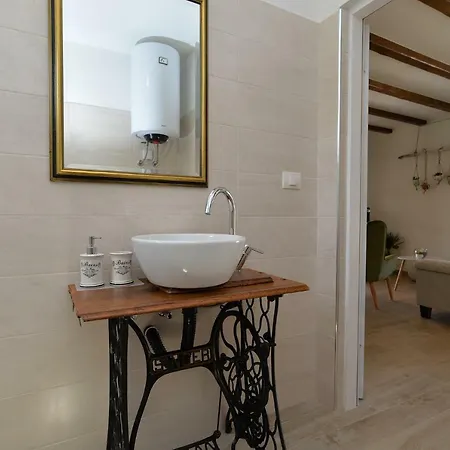 House Monfiorenzo 1833 *