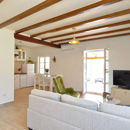 House Monfiorenzo 1833